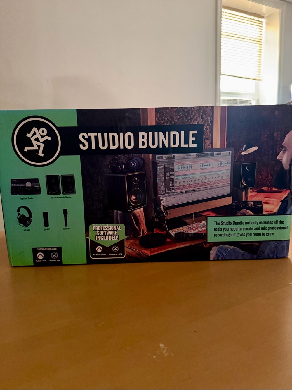 Mackie Studio Bundle Portable Recording Kit